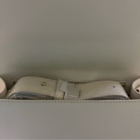 Valentino Orlandi White Quilted Vegan Leather Bag Gold Hardware NWT MSRP $279 - Picture 6 of 9